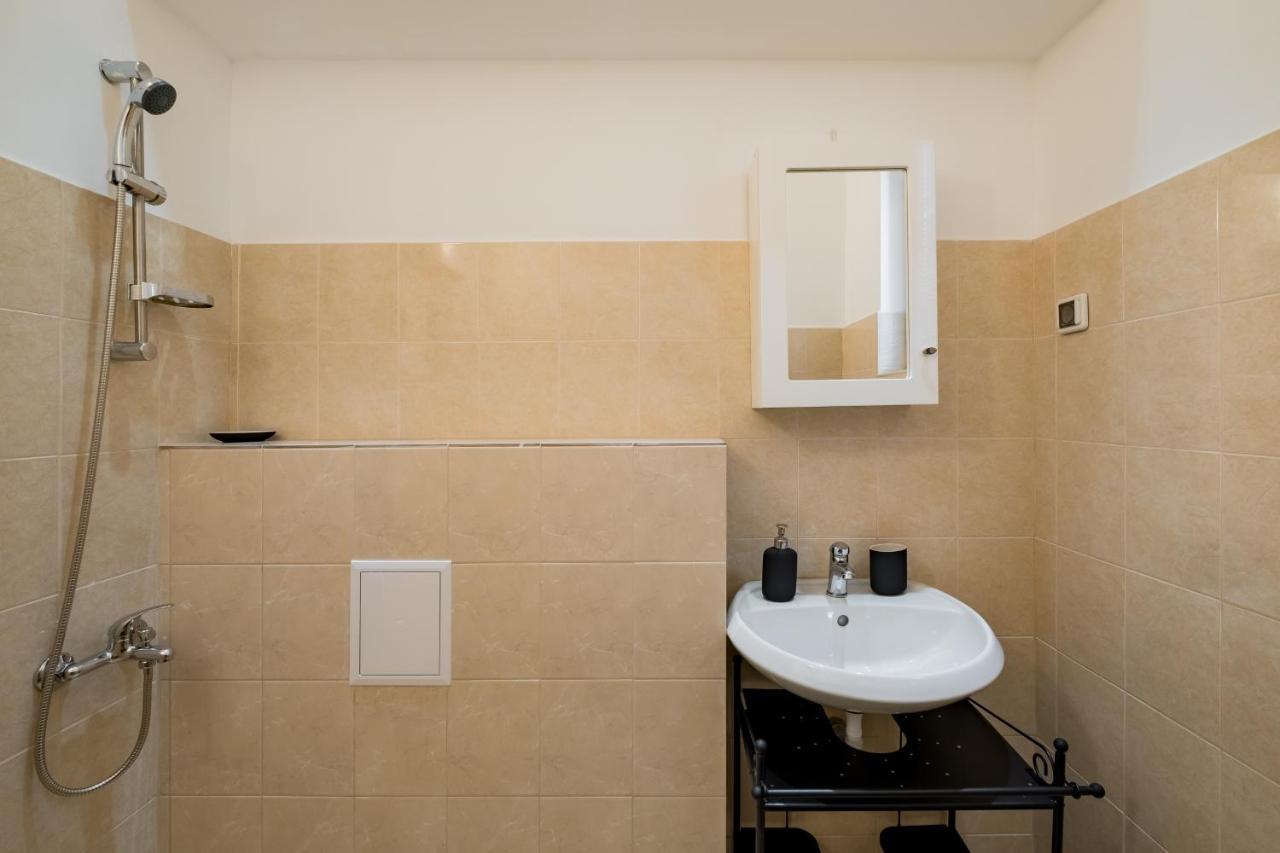 Spacious 3 Bedroom Home In Sofia'S Top Center Exterior photo